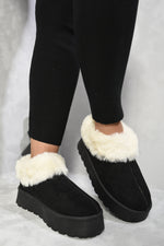 Load image into Gallery viewer, Faux Fur Trim Platform Ankle Boots (Size 4)
